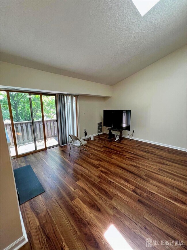 Photo - 2304 Aspen Dr