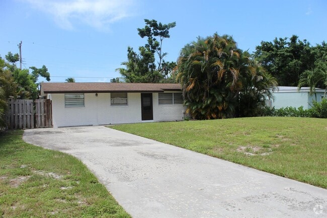 Building Photo - 5893 Williamson Rd Rental