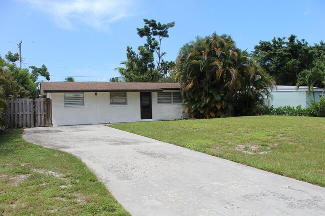 Building Photo - 5893 Williamson Rd Rental