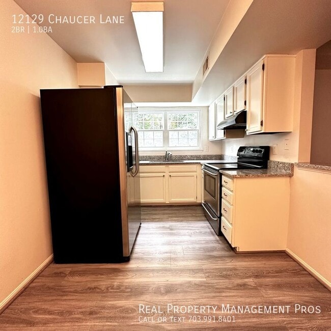 Building Photo - 12129 Chaucer Ln Rental