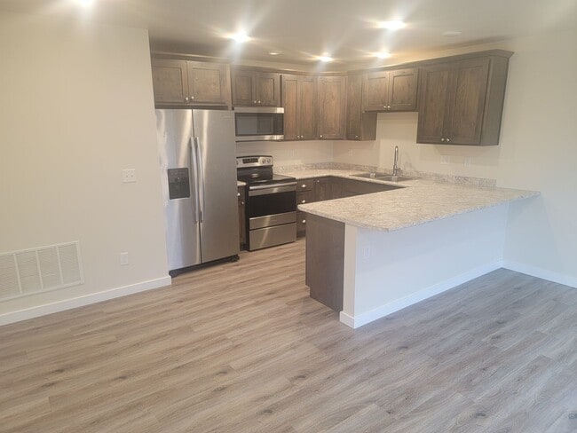 Building Photo - 609 13th St Unit C