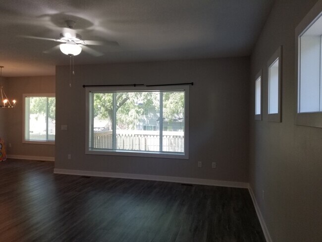 Photo - 1036 66th St