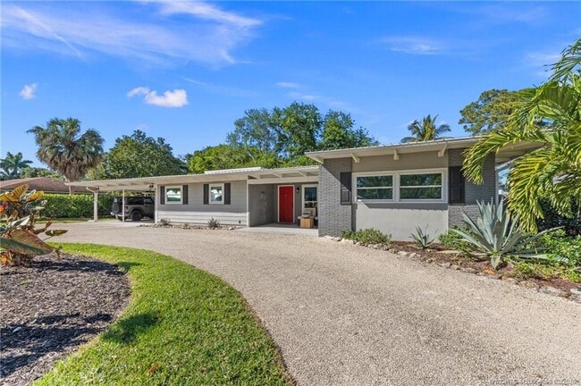 Photo - 530 S Manor Dr