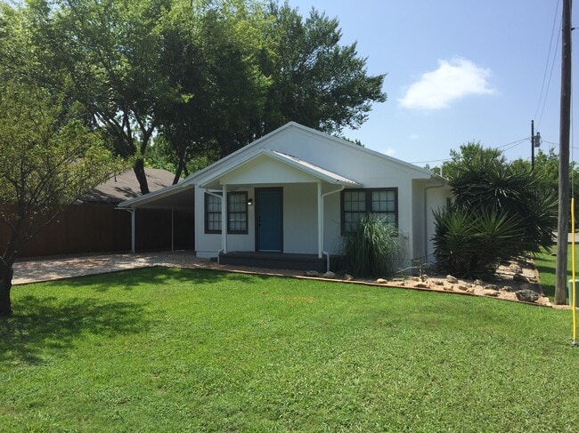 Building Photo - 310 East 3rd St.