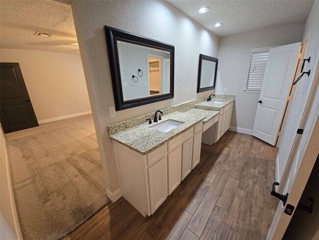 Photo - 19103 Whitewood Dr