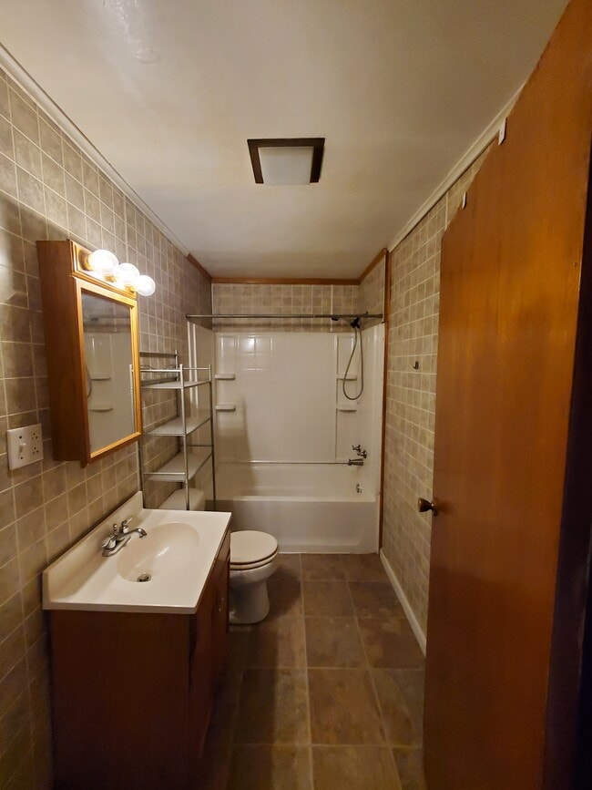 Photo - 300 Painter St Unidad 300 painter street everso