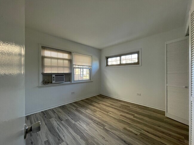 Photo - 2132 N Harlem Ave Unit 1M
