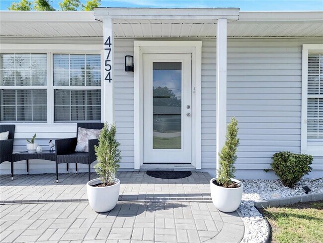 Photo - 4754 Lake Shore Dr