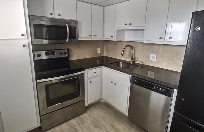 Photo - 3000 N Palm Aire Dr Unit 5