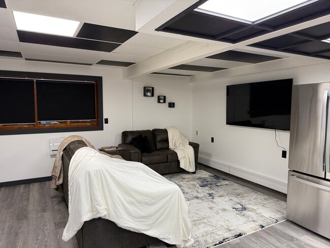 Building Photo - 651 Chena Hot Springs Rd Unit C