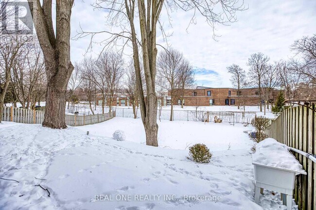 Photo - 106 Deanscroft Square