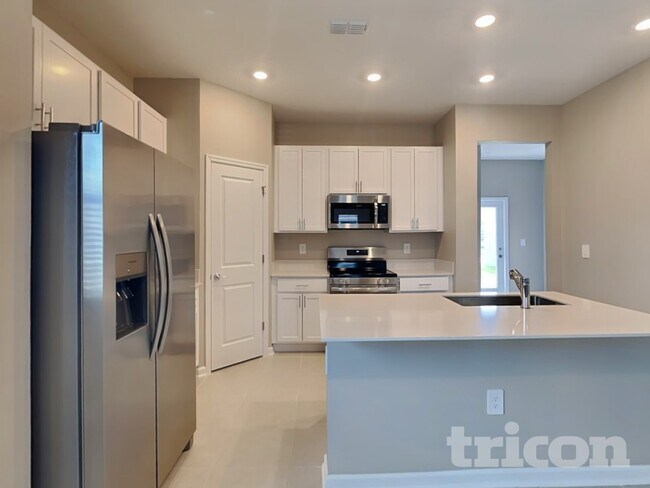 Photo - 743 Honeyrock St