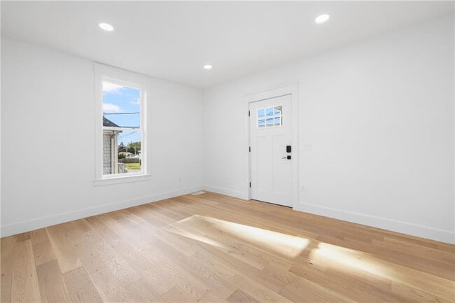 Photo - 7 Sheffield Ave