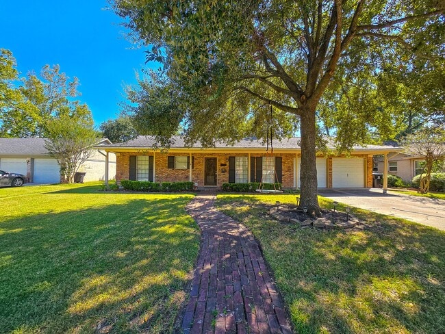 Building Photo - 9507 Meadowbriar Ln