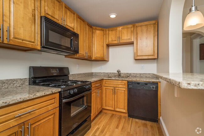 Building Photo - 129 Highland Ave Rental