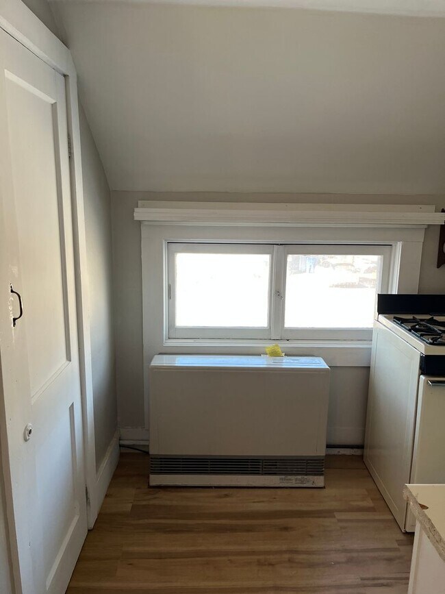 1424 North Ave Unit Second Floor