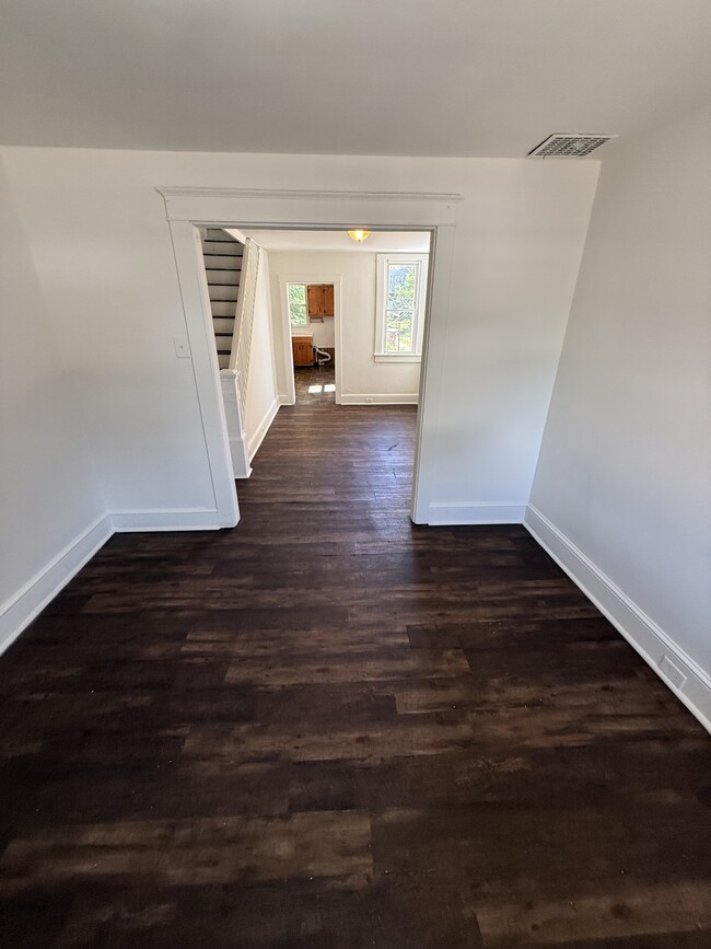 Photo - 638 E Walnut St