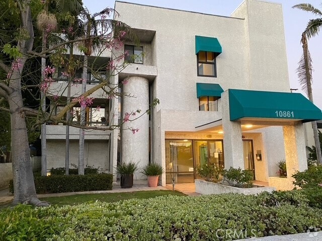 Building Photo - 10861 Moorpark St Unit 203-203 Rental