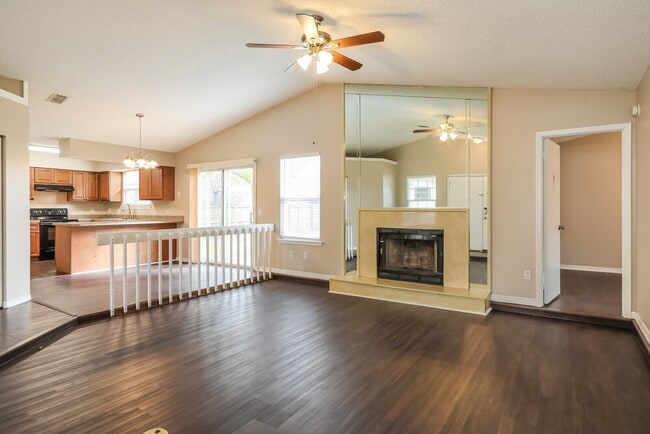 Photo - 1863 Sherwood Dr