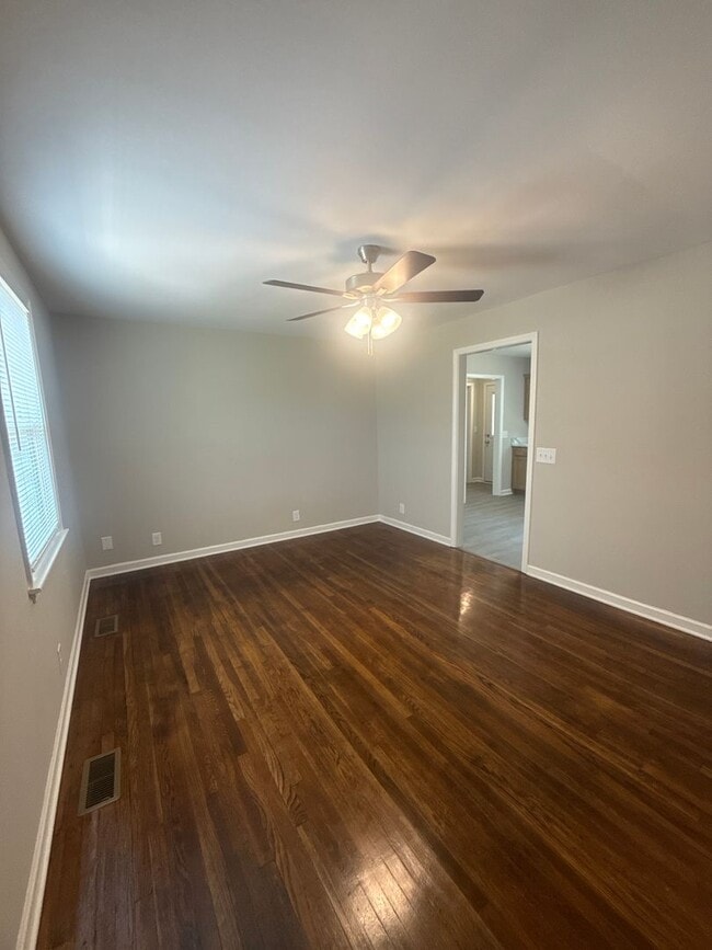 Photo - 806 Brookfield Dr