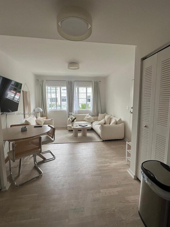 Photo - 810 7th St Unit 103