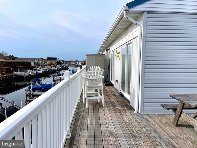 Building Photo - 117 Newport Bay Dr Unit 117C