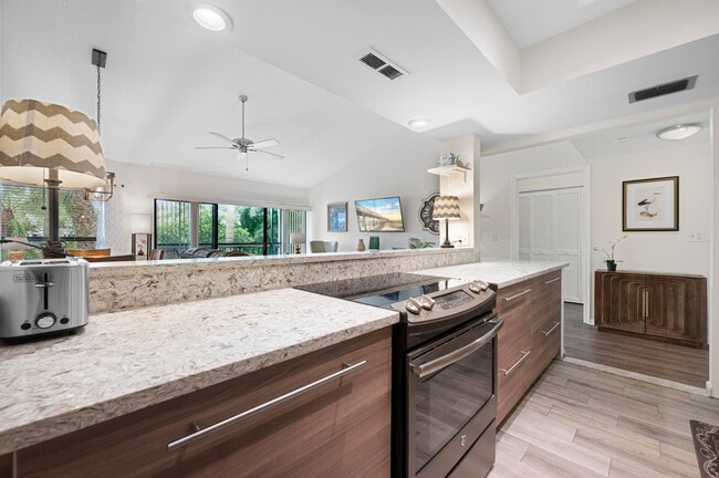 Photo - 11863 Wimbledon Cir Unit 542