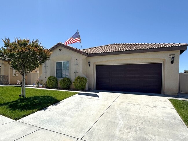 Building Photo - Charming 3 bed 2 bath Home in Fairway Cany...