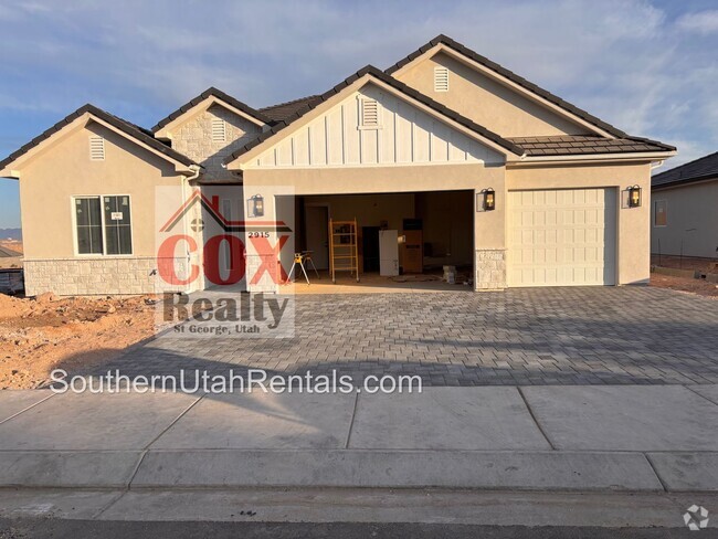 Building Photo - Brand New 4 bed 3 bath home in Desert Canyons