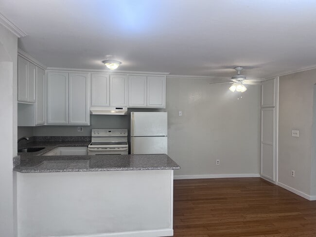 Photo - 755 14th Ave