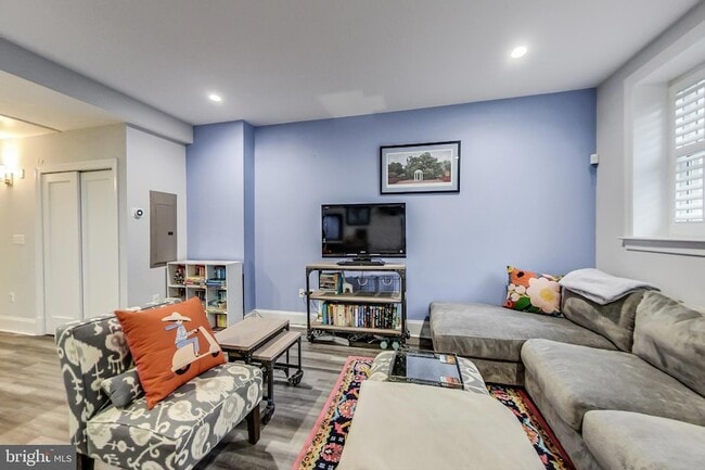 Photo - 819 D St NE Unidad 7