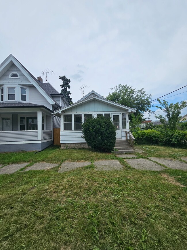 Photo - 257 Wasaon St
