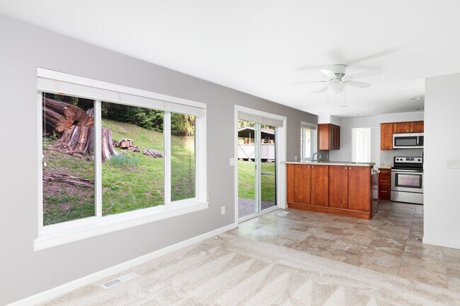 Photo - Beautiful 4 Bedroom 3 Bath Issaquah Home on Large Private Lot