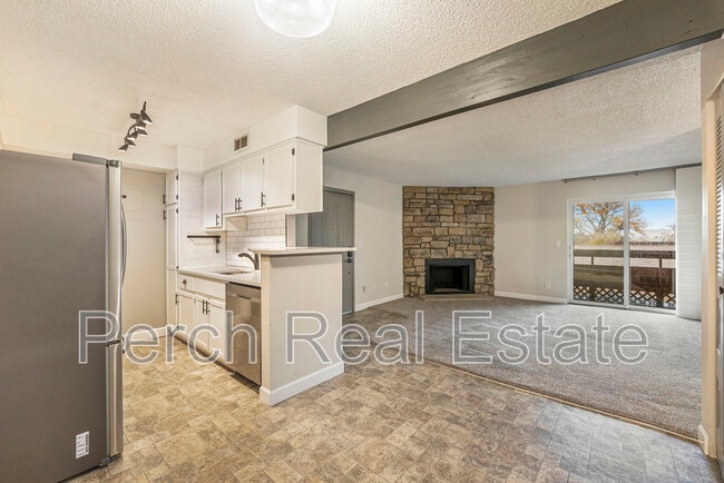 Photo - 7040 W 20th Ave Unidad 208 Rental