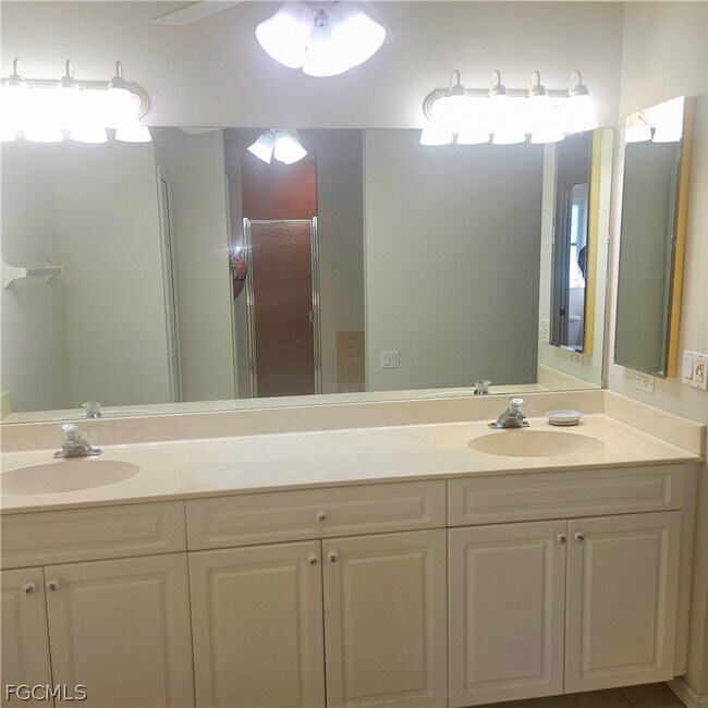 Photo - 3315 SW 8th Ct