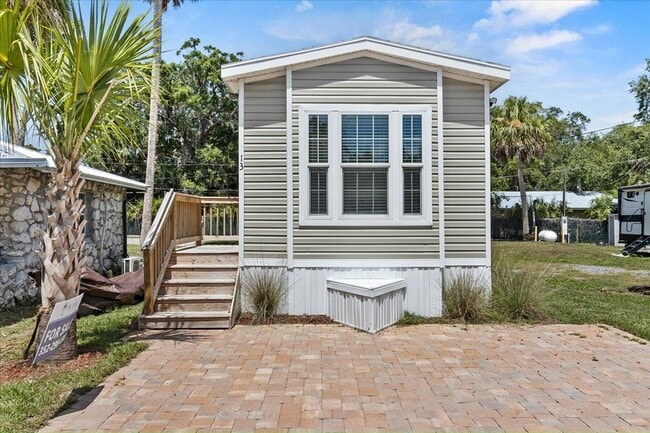 Photo - 14035 W River Rd