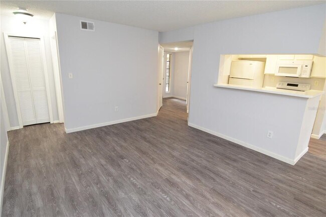 Photo - 8641 Fancy Finch Dr Unidad 103