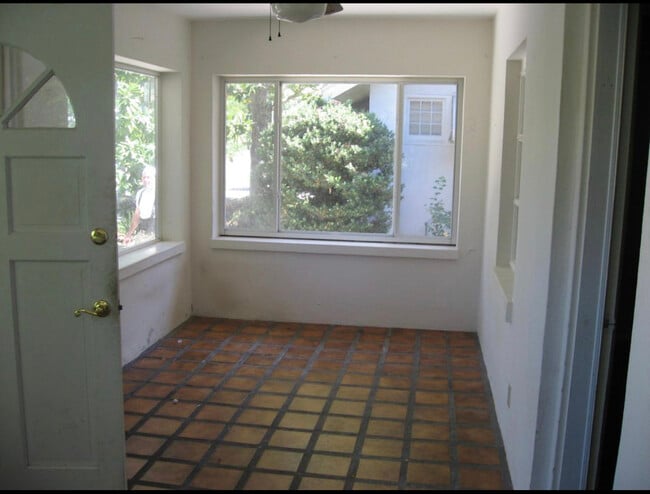 Photo - 730 24th Ave N