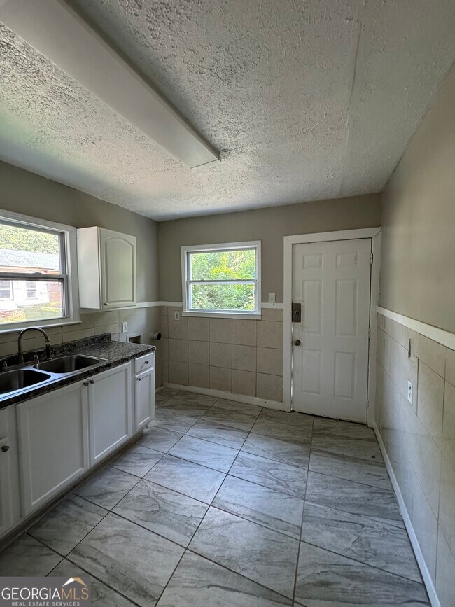 Photo - 1537 Orlando St SW