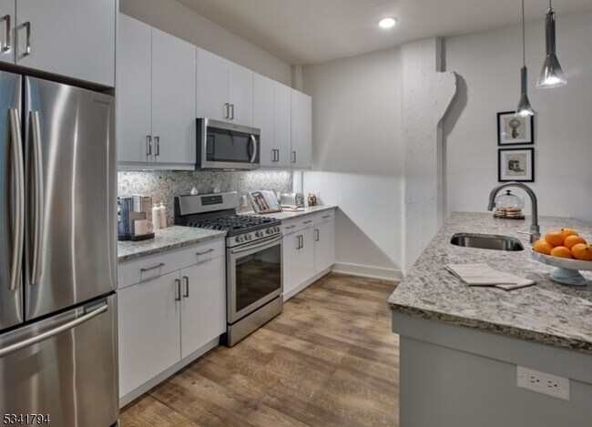 Photo - 33 Ashland Ave Unit 330