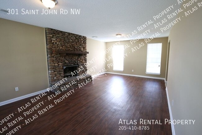 Photo - 301 St John Rd NW