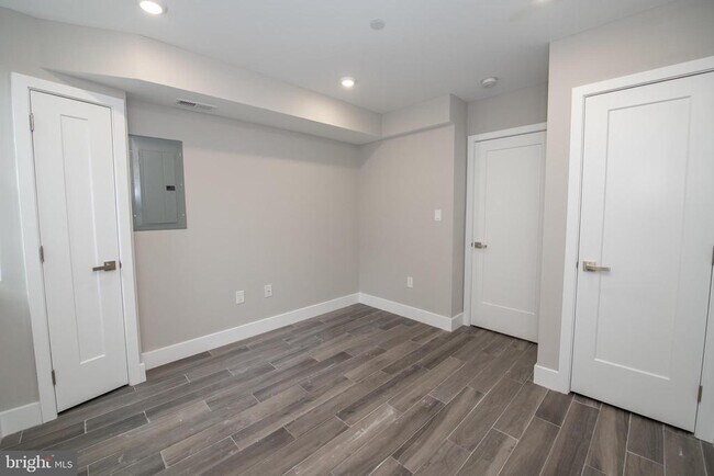 Photo - 2213 Emerald St