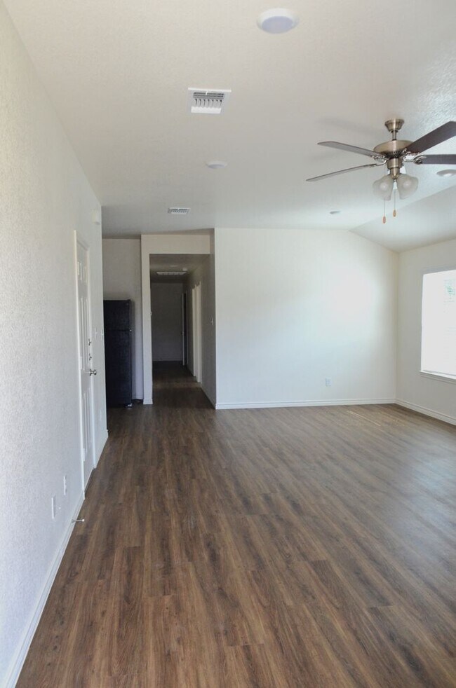 Photo - 916 Industrial Ave Unidad 916 #B Industrial Ave