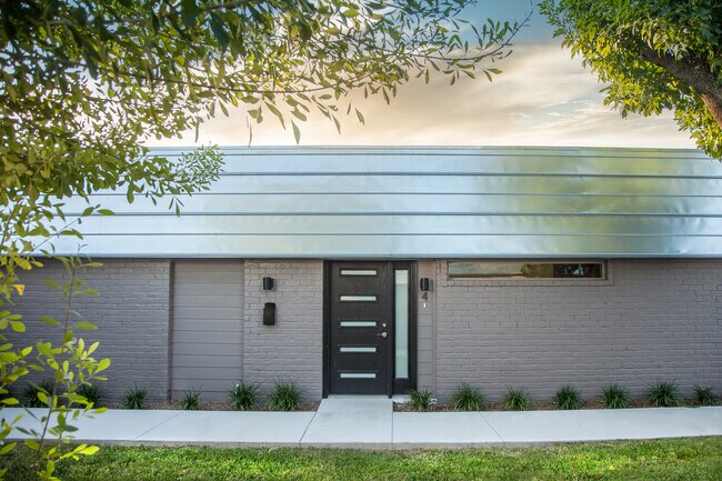 Photo - 1407 W Nolana Ave Unidad 2