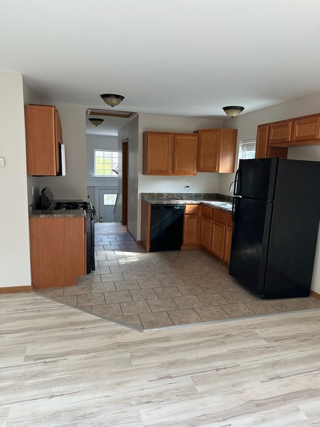 Photo - 807 Blackjack