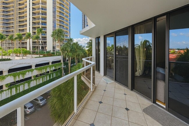 Photo - 3610 Yacht Club Dr Unit 414