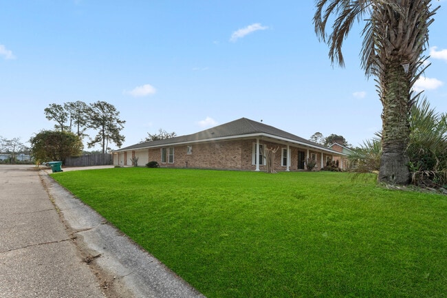 Photo - 601 Rue Cannes