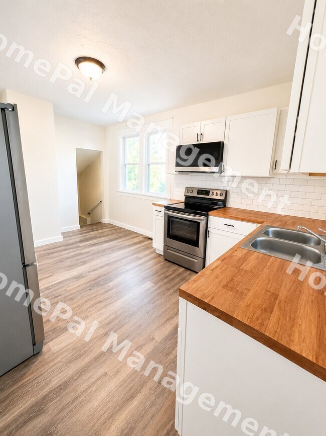 Photo - 2416 Fowler Ave