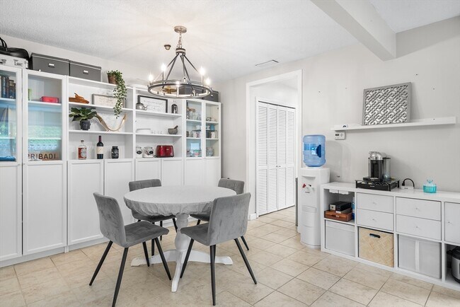 Photo - 468 Island St Unit 468