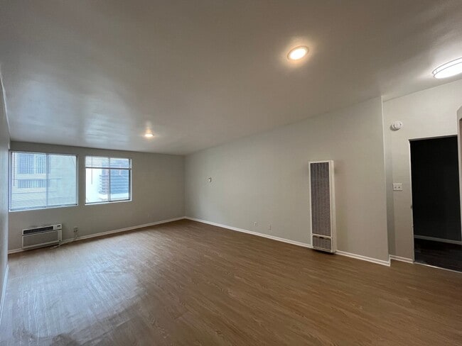 Photo - 1253 Havenhurst Drive